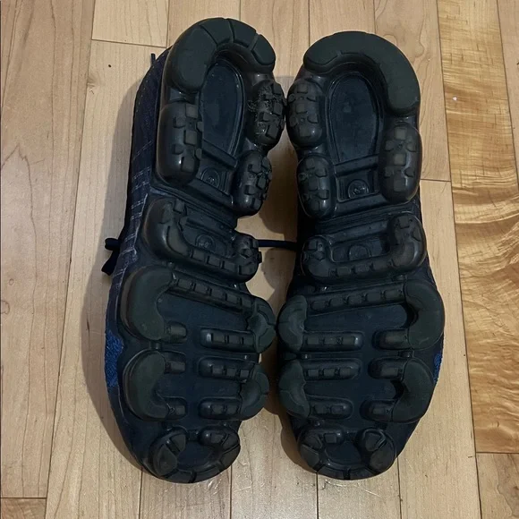 Pre-owned Men's Size 10.5 Navy NiKe Air VaporMax Sneakers. - Picture 8 of 8